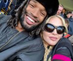 madonna i niger На 38 лет старше, но выглядит счастливой: стали известны пикантные детали свидания 66-летней Мадонны с бойфрендом в шапке-ушанке