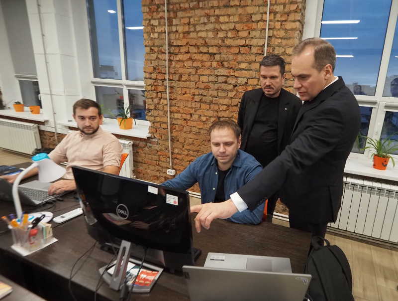 pa280365 1 Глава Мордовии посетил офис диджитал-агентства «Nectarin»