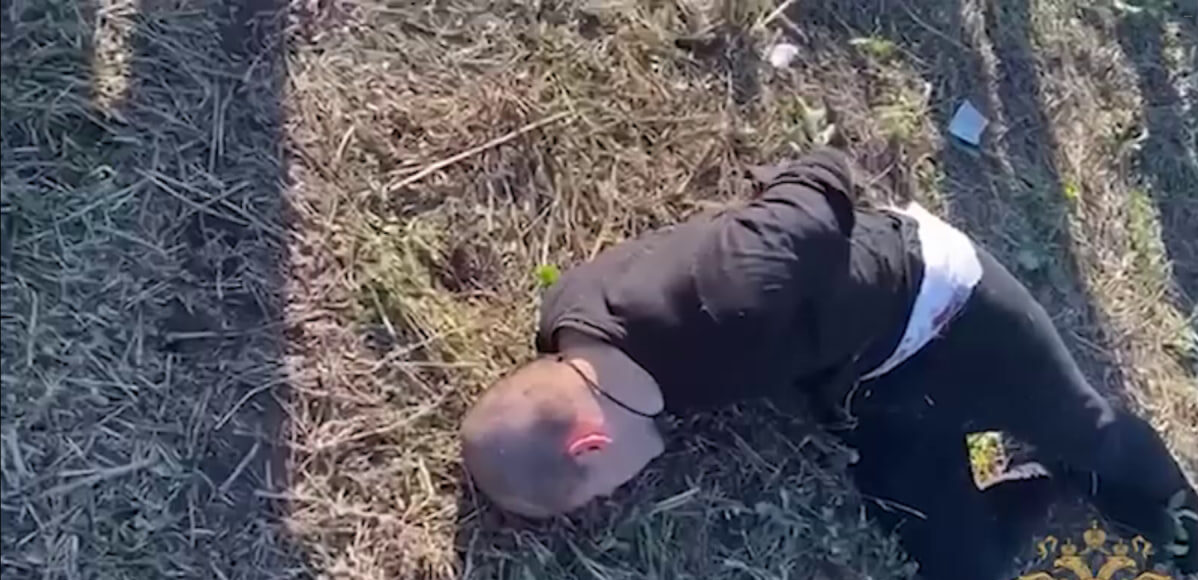 zeki v lipetskoy oblasti poymali foto e1729986981606 Появились видео задержания и допроса беглых заключенных из колонии в Липецкой области: стала известна их незавидная судьба