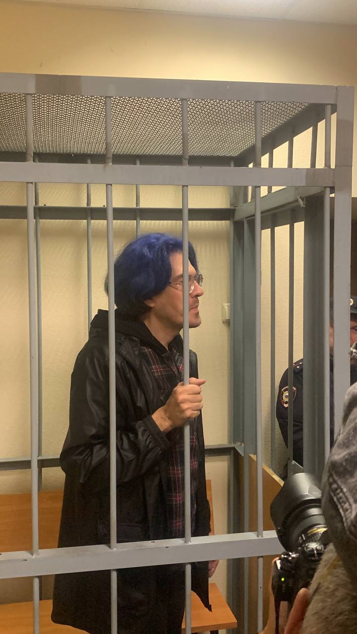 bloger frik В суде сообщили о незавидной судьбе блогера-фрика из Петербурга в СИЗО, который после знакомства в баре совратил 15-летнюю школьницу