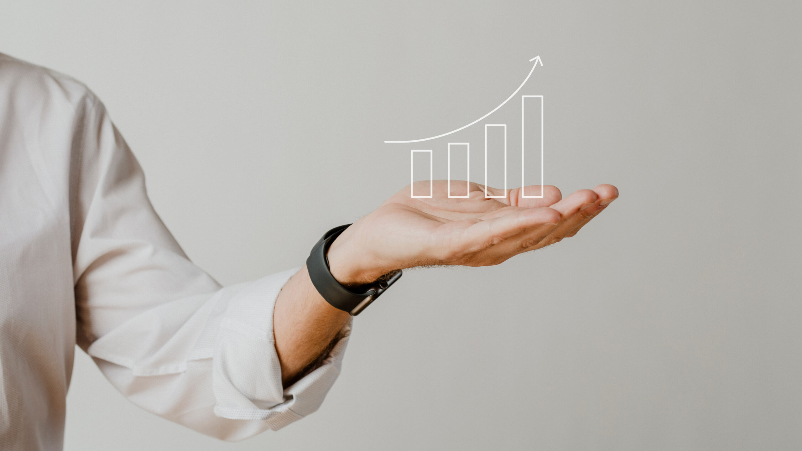 digital increasing bar graph with businessman hand overlay scaled Мордовия активно занимается развитием импортозамещения