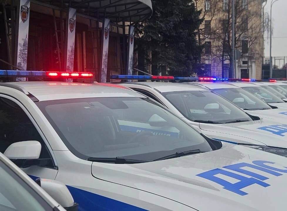mashiny dps e1732920659280 Украла авто у любовника и разнесла остановку: в суде рассказали о моментальной расплате молодой девушки за пьяное ДТП в Петербурге