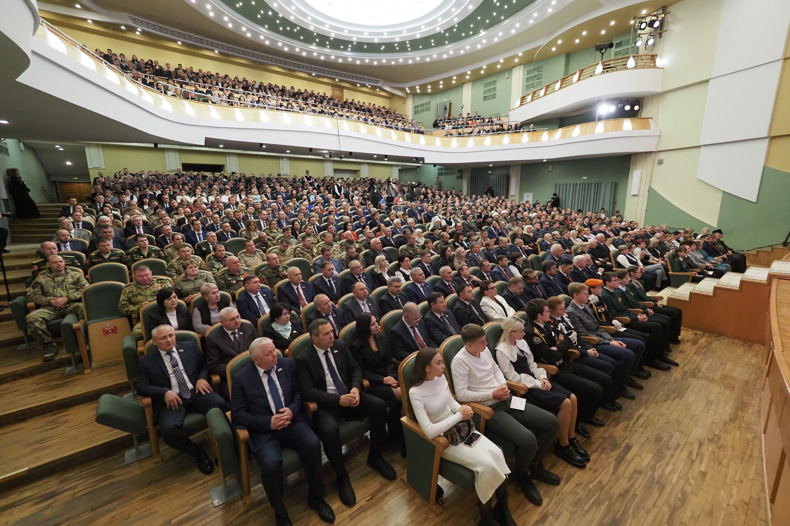 pb151280 scaled Глава Мордовии определил приоритетные направления развития воспитания молодежи