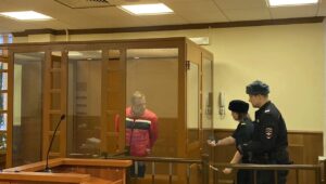 В суде Петербурга показали, что сделали с руководителем школы-интерната: его обвиняют в изнасиловании двух юных мальчиков
