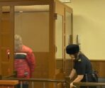 pedofil foto2 1 e1731432225241 "Мы тебе не только дверь сломаем": в сети появилось видео очень сурового задержания замдиректора школы-интерната в Петербурге, арестованного за педофилию
