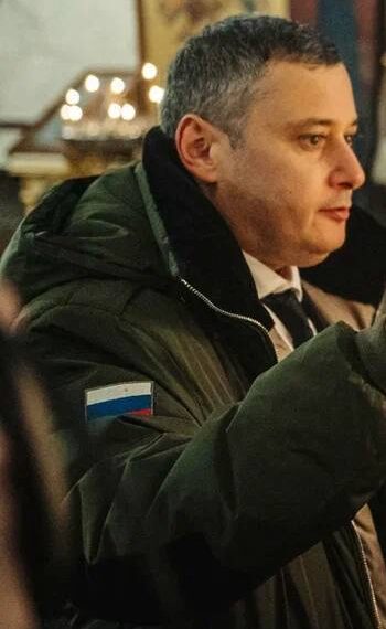 hinshteyn v tserkvi3 e1733960007156 Ставил свечки: стало известно, как мощно провел первый рабочий день врио губернатора Курской области Хинштейн – появились фото и видео