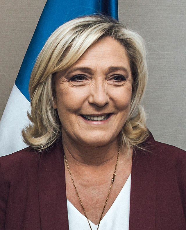 marin le pen 28 01 2022 cropped Марин Ле Пен предрекла конец правления Макрона