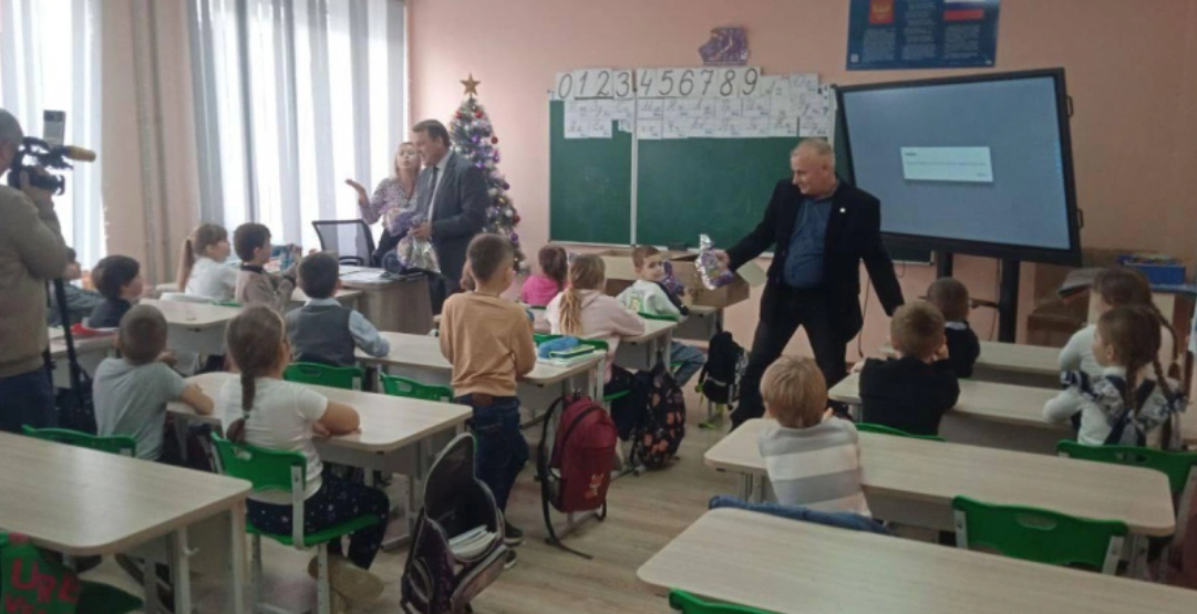 screenshot 2024 12 23t080117.119 Мордовия передала 1500 подарков для детей из Херсонской области