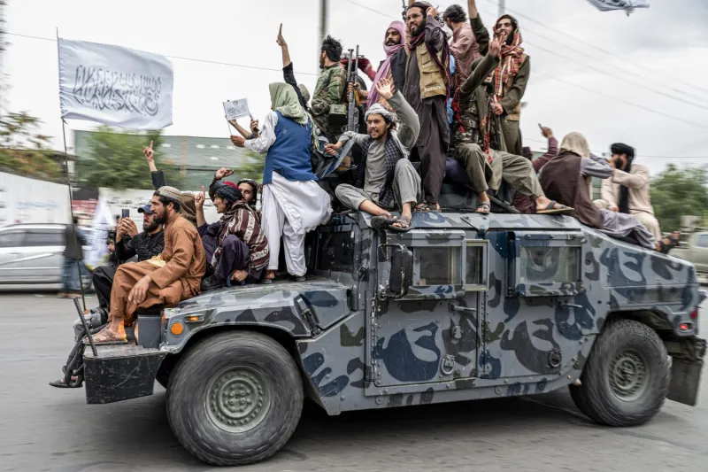 us weapons taliban gettyimages 1242519393 e1734435455611 Foreign Policy сопоставило военные потери России и США в Сирии и Афганистане