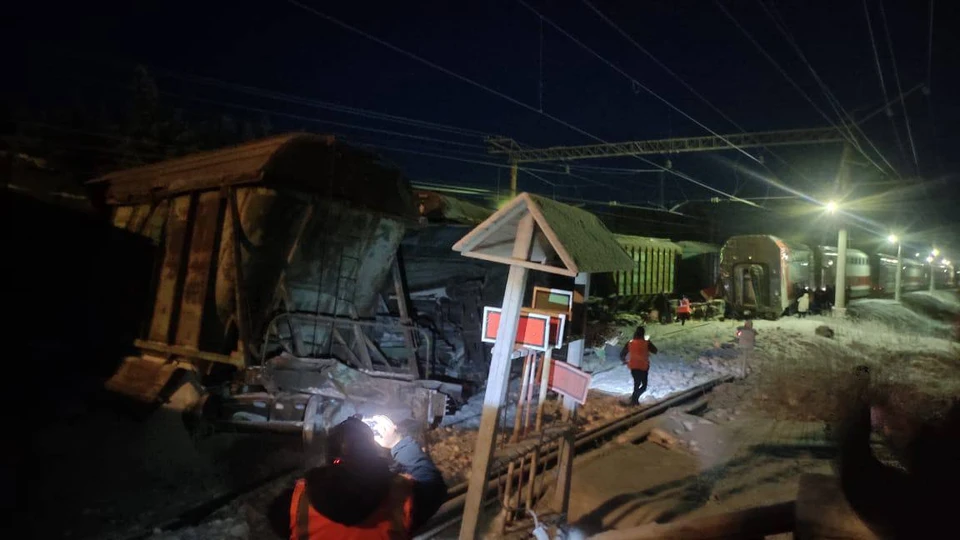 wr 960 1 В Мурманской области столкнулись два поезда