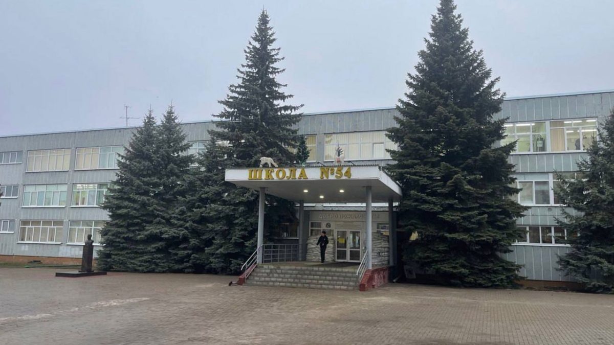 Стали известны мотивы кровавого нападения 16-летнего подростка на школу в Курске