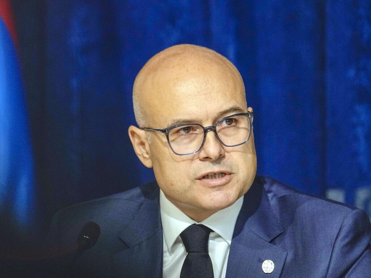 scale 1200 Премьер-министр Сербии Сербии Вучевич покидает свой пост