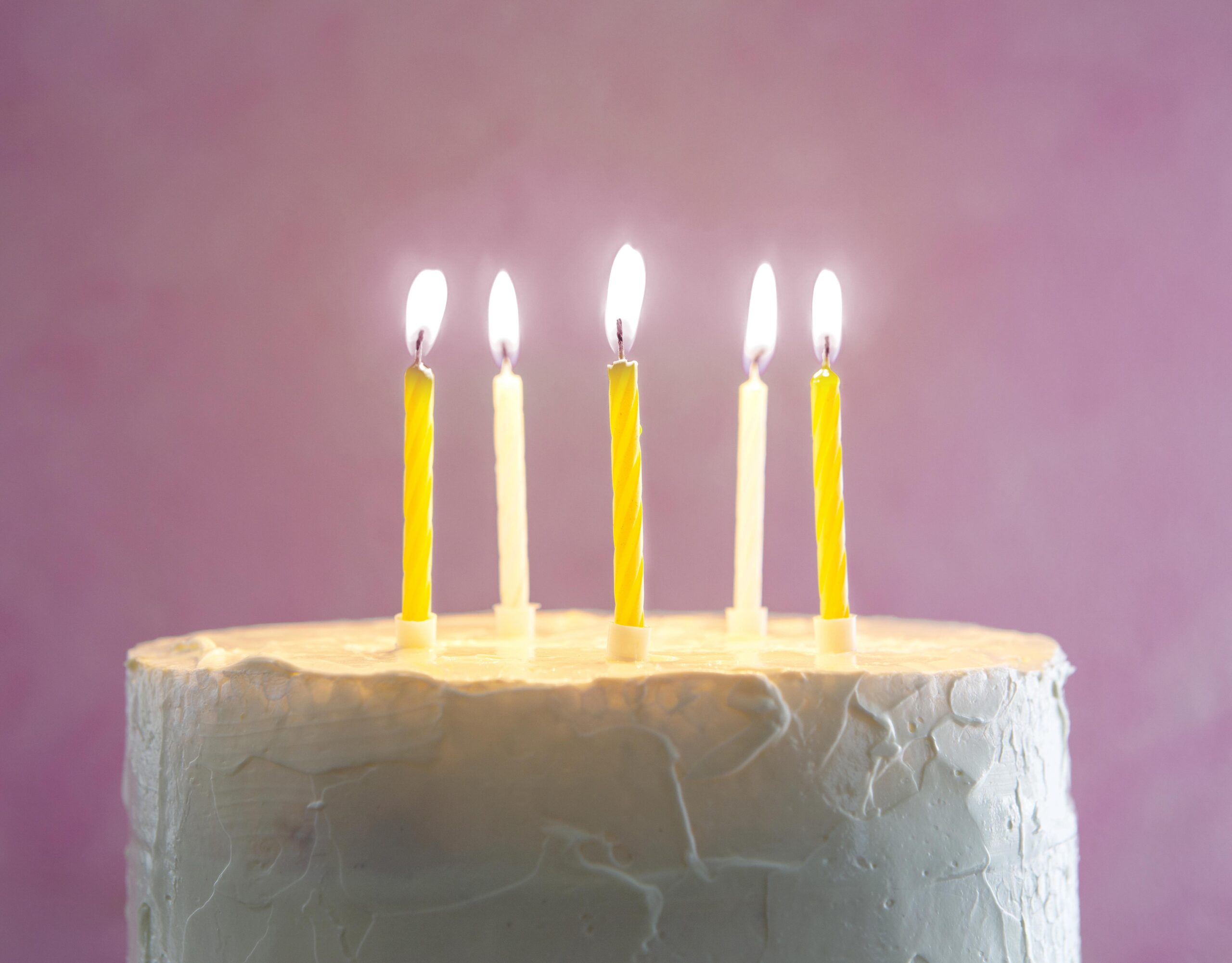 homemade sweet cake anniversary with lighten candles scaled В Мордовии 95-летие отметила ветеран труда Зинаида Голованова
