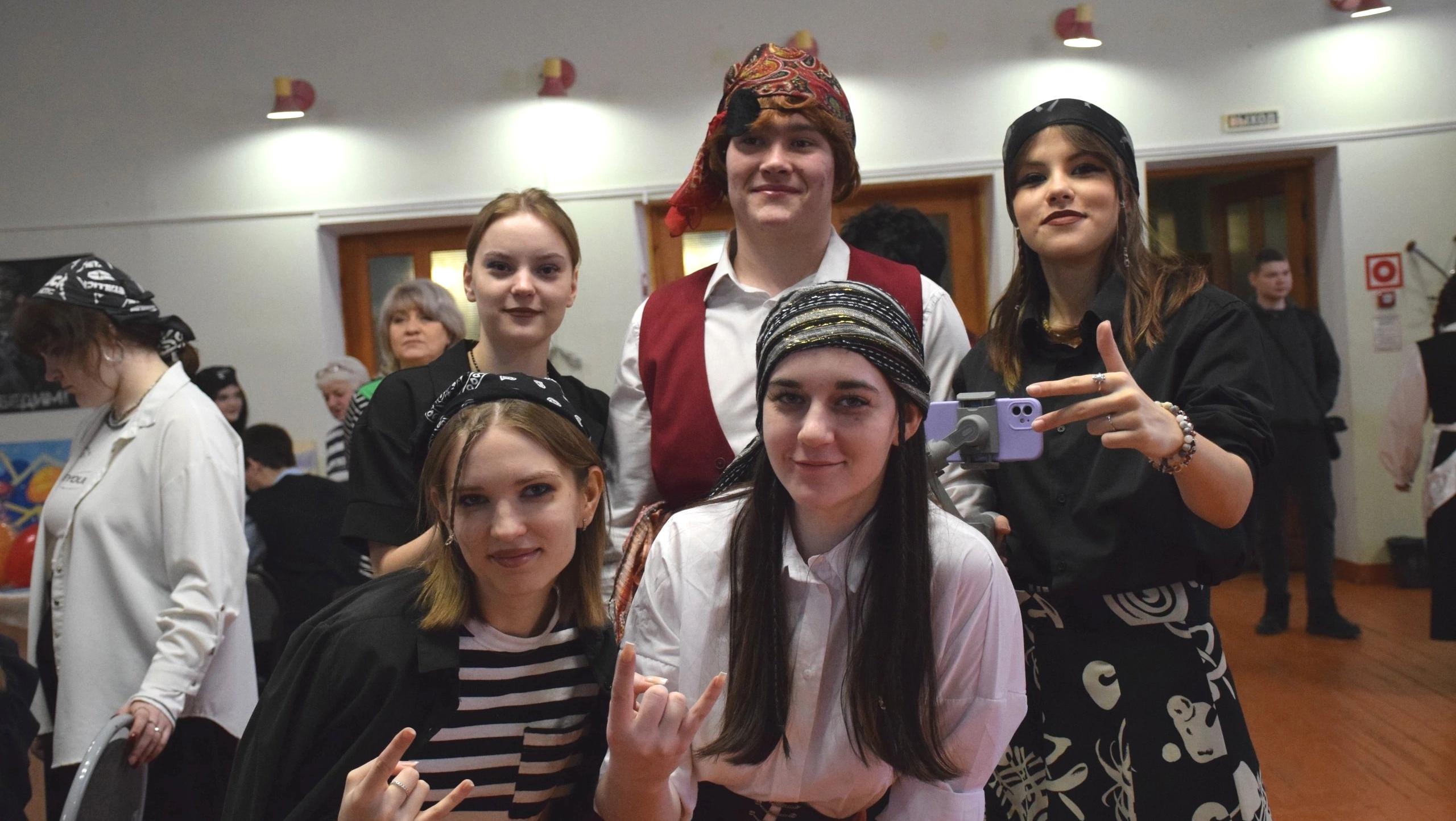v saranskom stroitelnom tekhnikume proshla proforientatsiya v piratskom stile В Саранске прошла профориентация учащихся в пиратском стиле