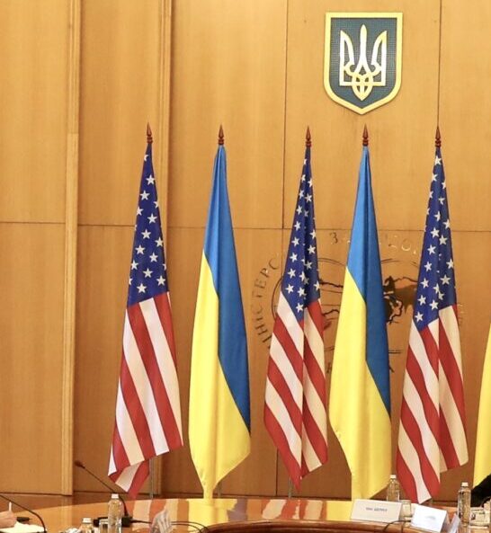 congressional delegation from the united states visits kyiv ukraine on january 27 28 2022 23 scaled e1741023630419 Западные СМИ активно обсуждают возможное прекращение военной помощи Украине
