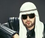pevets mister kredo Стало известно, за что судебные приставы разыскивают знаменитого в прошлом певца Мистера Кредо