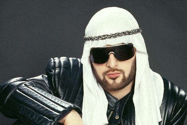 pevets mister kredo Стало известно, за что судебные приставы разыскивают знаменитого в прошлом певца Мистера Кредо
