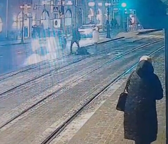 rasstrelyal byvshuyu devushku v peterburge foto e1741136955577 В сети появилось видео, как в Петербурге мужчина расстрелял бывшую девушку: пострадавшая – в тяжелом состоянии