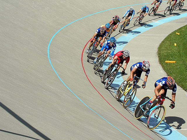 Фото: commons.wikimedia.org/Creative Commons ShareAlike 1.0 Generic/Track cycling 2005.jpg