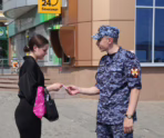 В Мордовии в честь Дня государственного флага сотрудники Росгвардии присоединились к общероссийским акциям «Флаг моего государства» и «Российский триколор».
