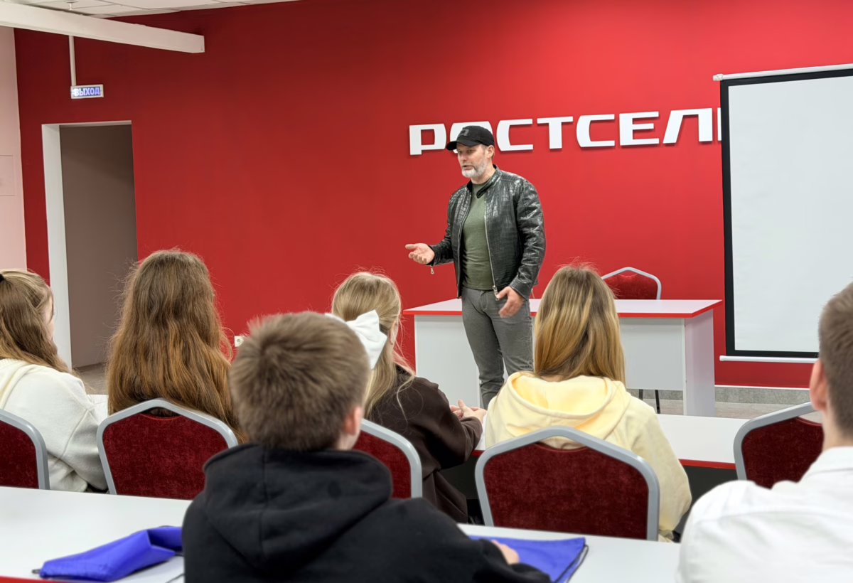 В дилерском центре Ростсельмаш Республики Мордовия активно реализуется программа карьерного сопровождения молодежи 5 В дилерском центре Ростсельмаш Республики Мордовия активно реализуется программа карьерного сопровождения молодежи Фото: Пресс-служба Ростсельмаш