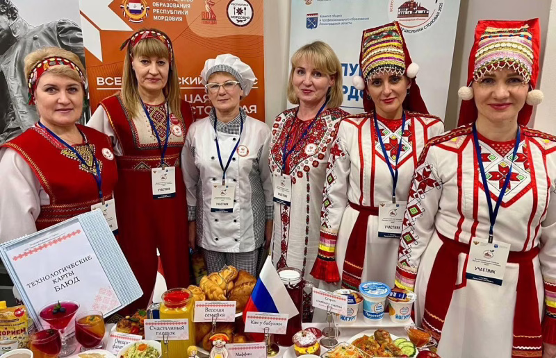 Мордовские повара борются за звание лучшего на всероссийском конкурсе 4 Мордовские повара борются за звание лучшего на всероссийском конкурсе Фото: Министерство образования РМ