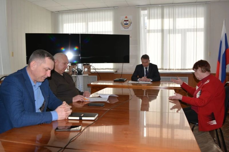 Замглавы социального ведомства РМ провел прием граждан в Зубово-Полянском районе