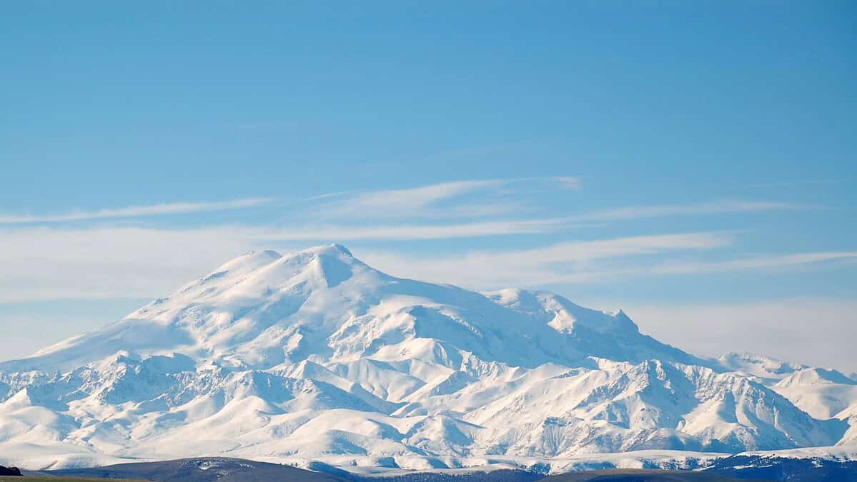 Фото: wikimedia/derivative work: Crapload Mount Elbrus May 2008.jpg: JukoFF/Public domain