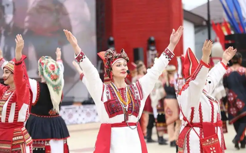 В Ардатове на юбилее Степана Эрьзи показали огромные караваи и парк скульптур